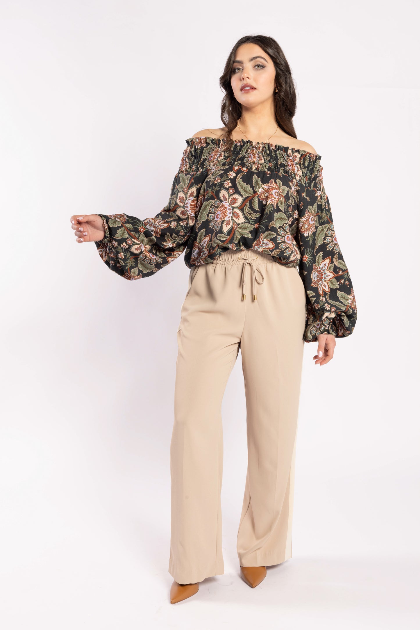 
                  
                    LAKE PANT-tan/beige
                  
                