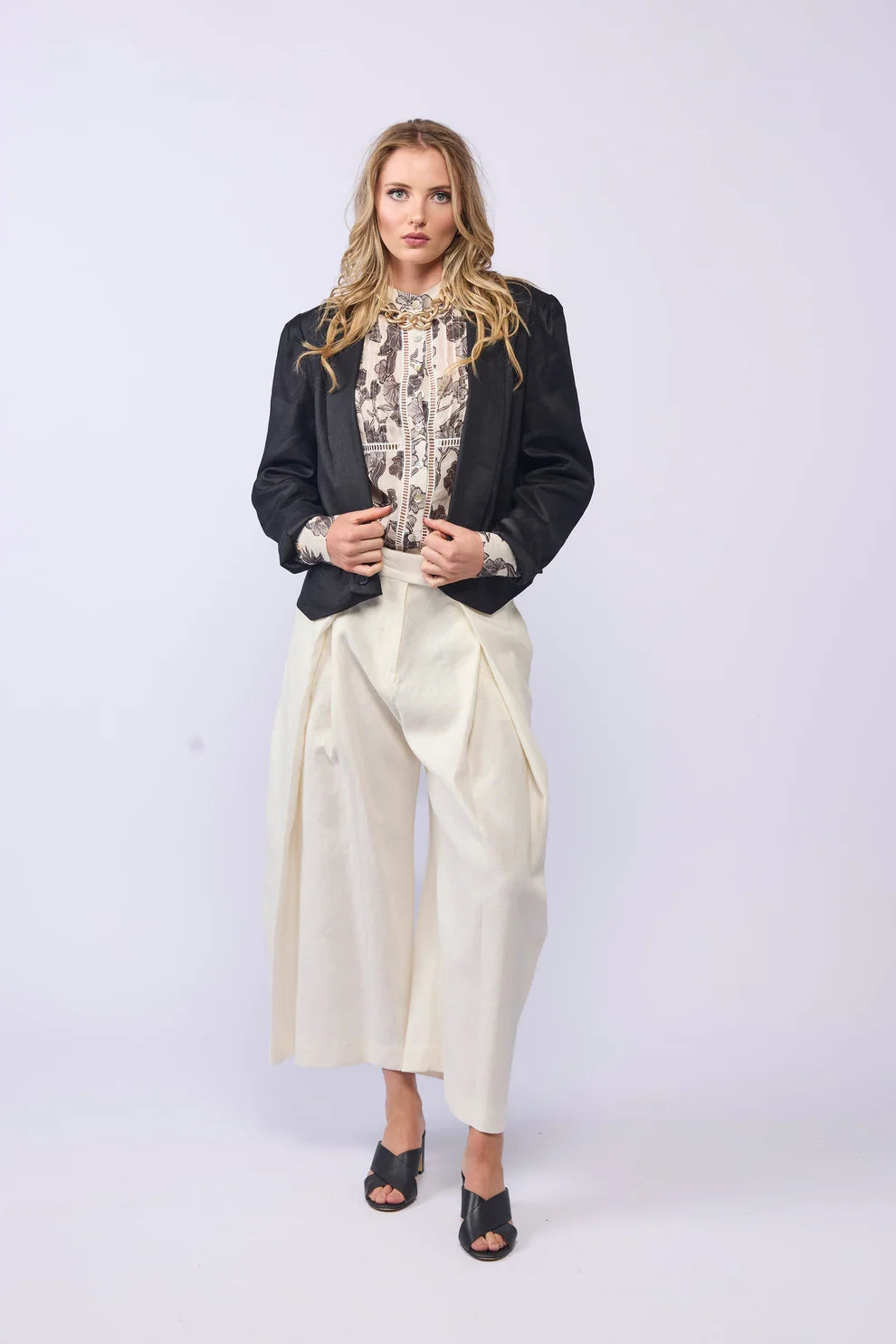 
                  
                    GRANADA PANT-IVORY
                  
                