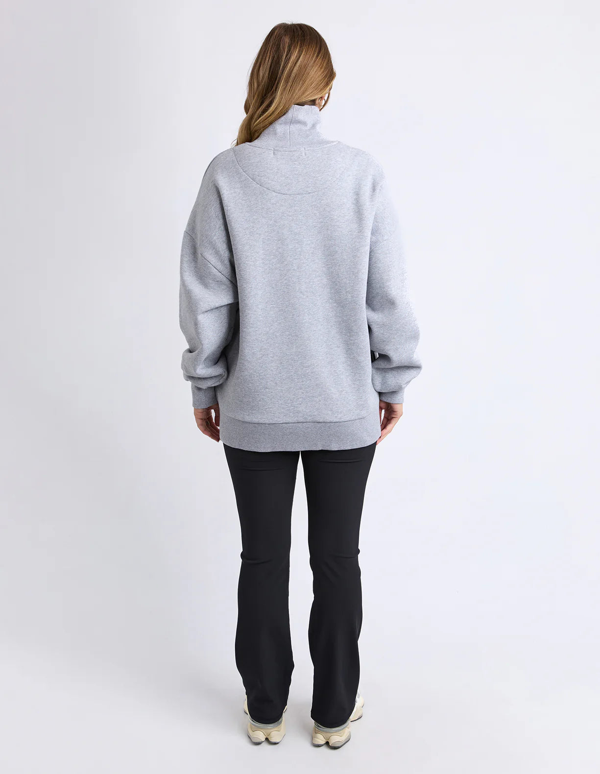 
                  
                    STUDIO MOCK NECK CREW-GREYMARLE
                  
                
