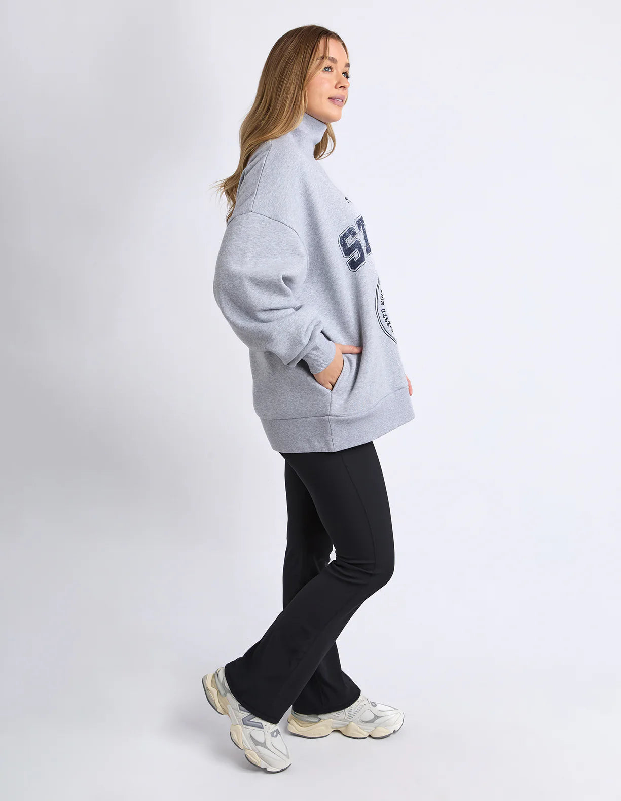 
                  
                    STUDIO MOCK NECK CREW-GREYMARLE
                  
                