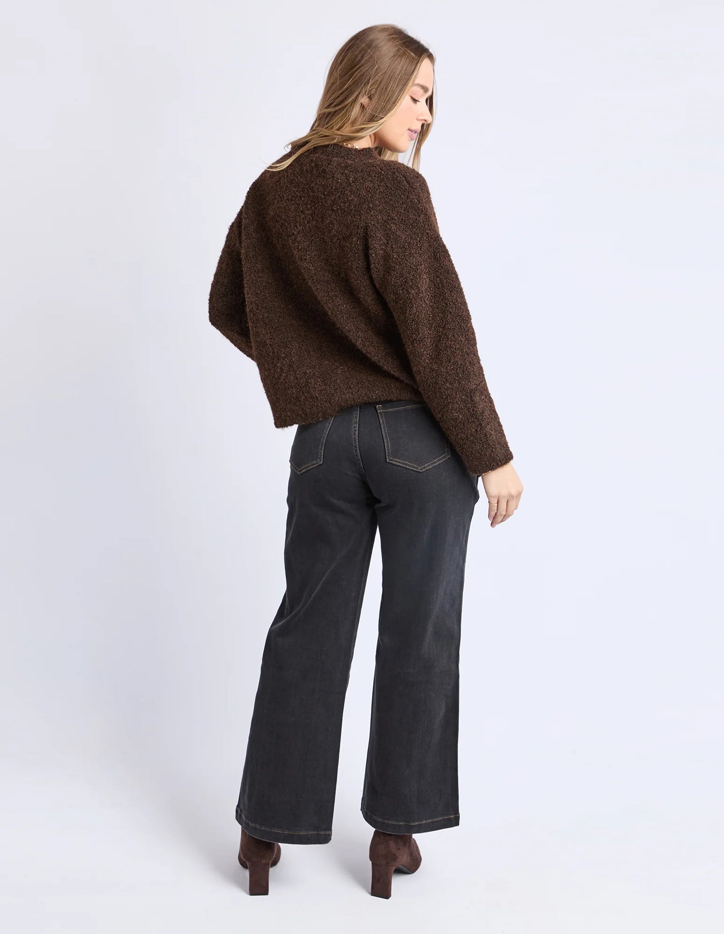 
                  
                    FLINT KNIT CREW-COFFEE
                  
                