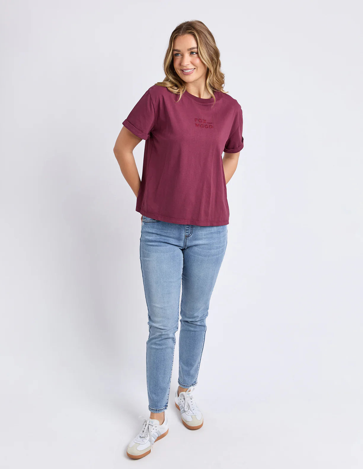 
                  
                    HUNTLEIGH TEE-WINE
                  
                