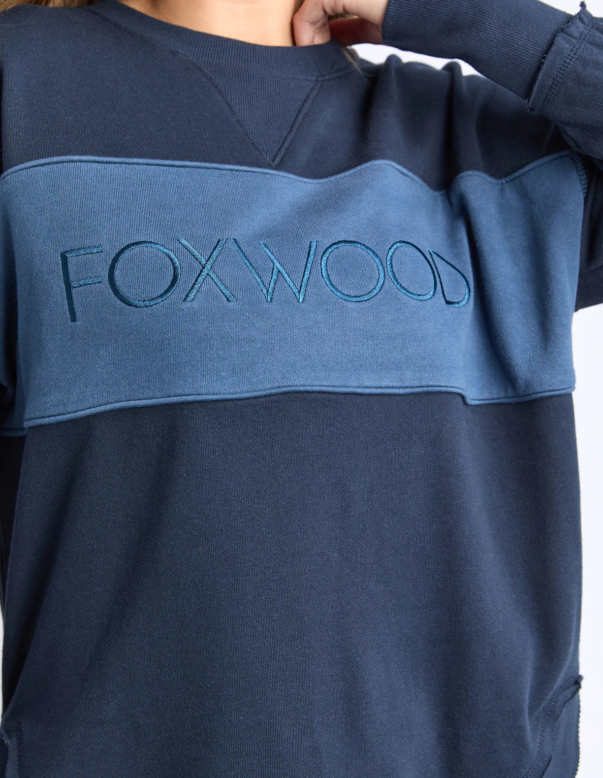 
                  
                    FOXWOOD SIMPLIFIED TONAL CREW-NAVY-DUE JULY
                  
                