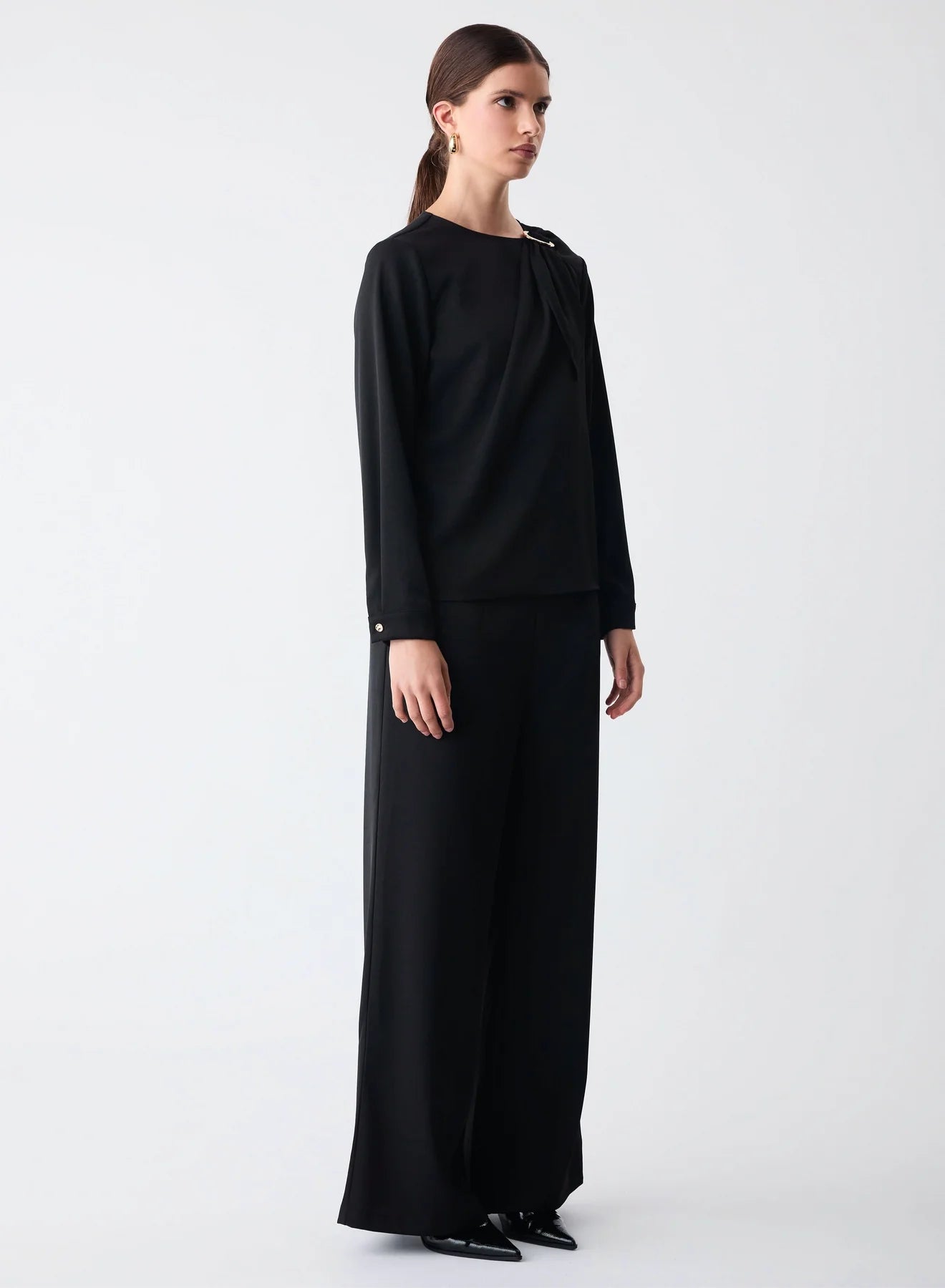 
                  
                    ESMAEE EQUIVALENT BLOUSE - BLACK
                  
                
