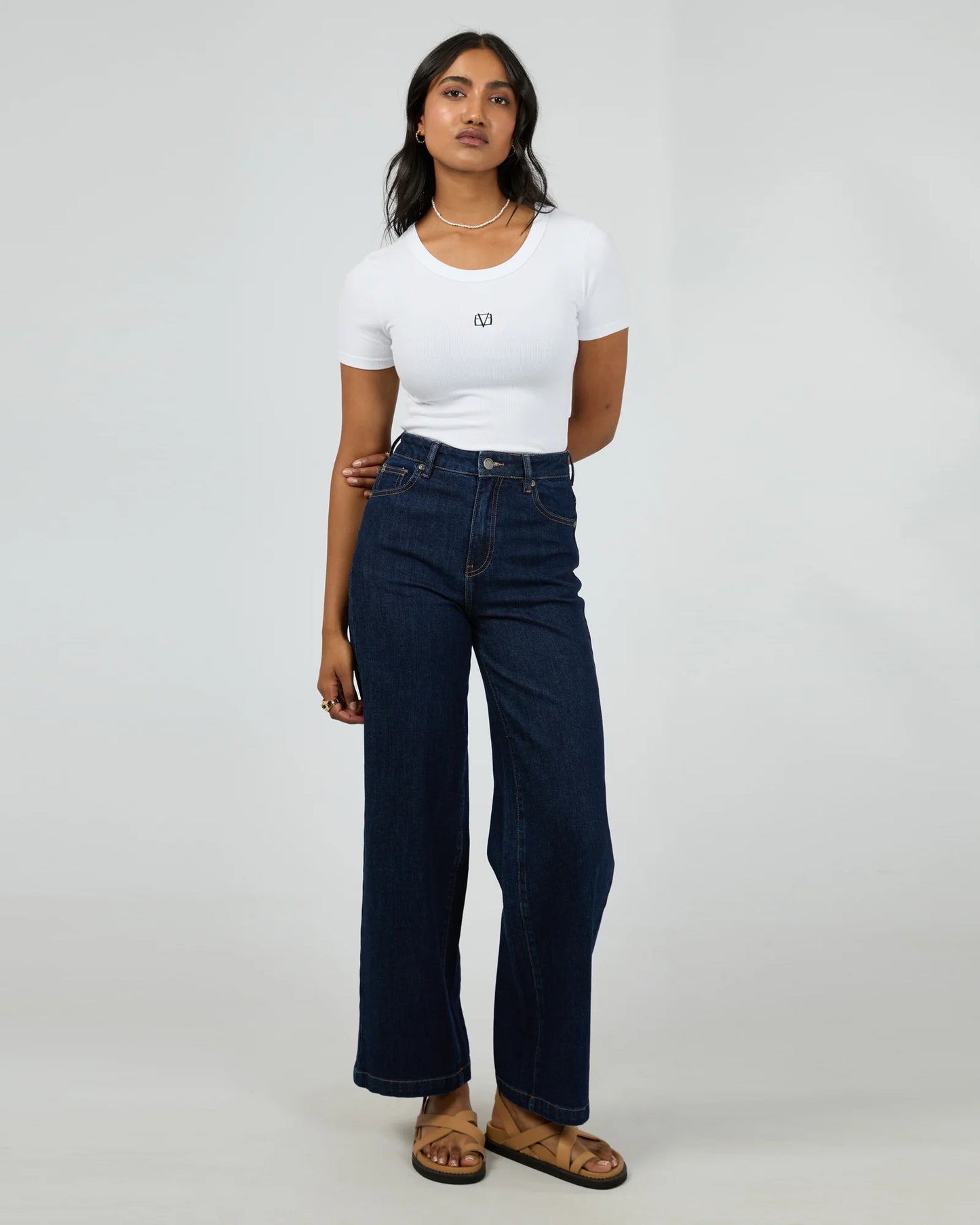 
                  
                    Icon Tee White
                  
                