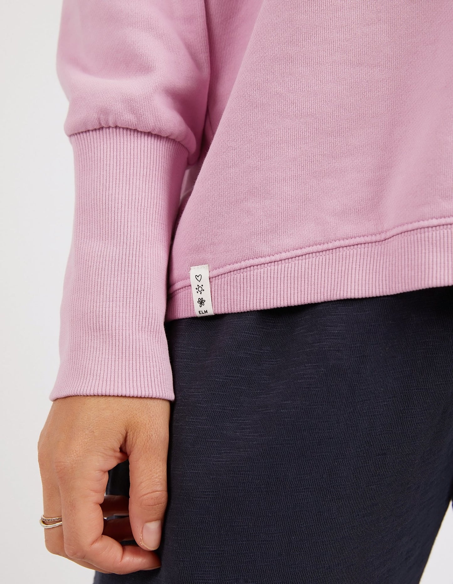 
                  
                    Divine Crew peony pink-
                  
                