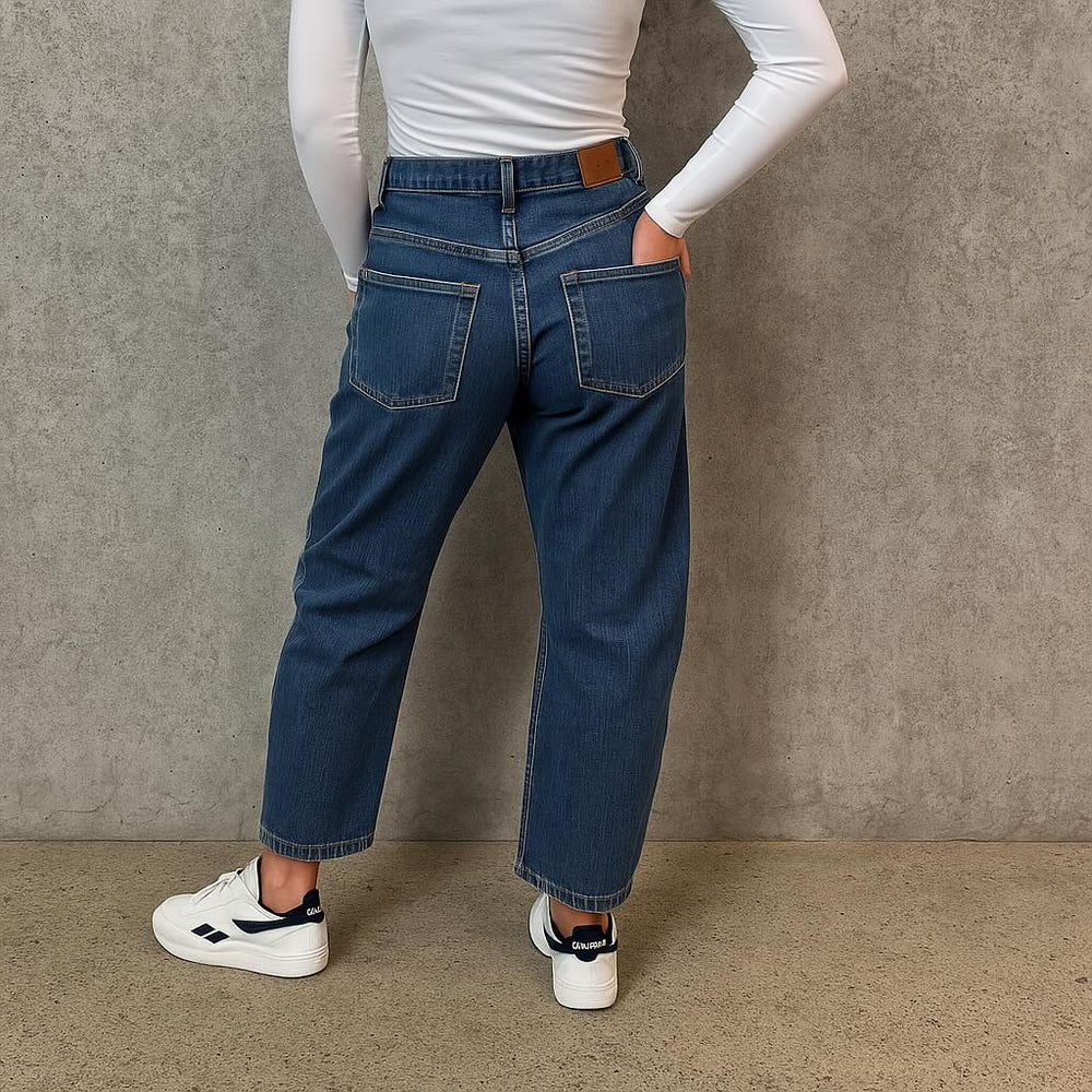 
                  
                    MARLOW BARREL JEANS-LTB SIZE28
                  
                