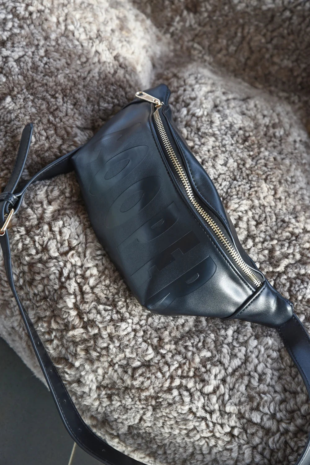
                  
                    COME ACROSS Bag
                  
                