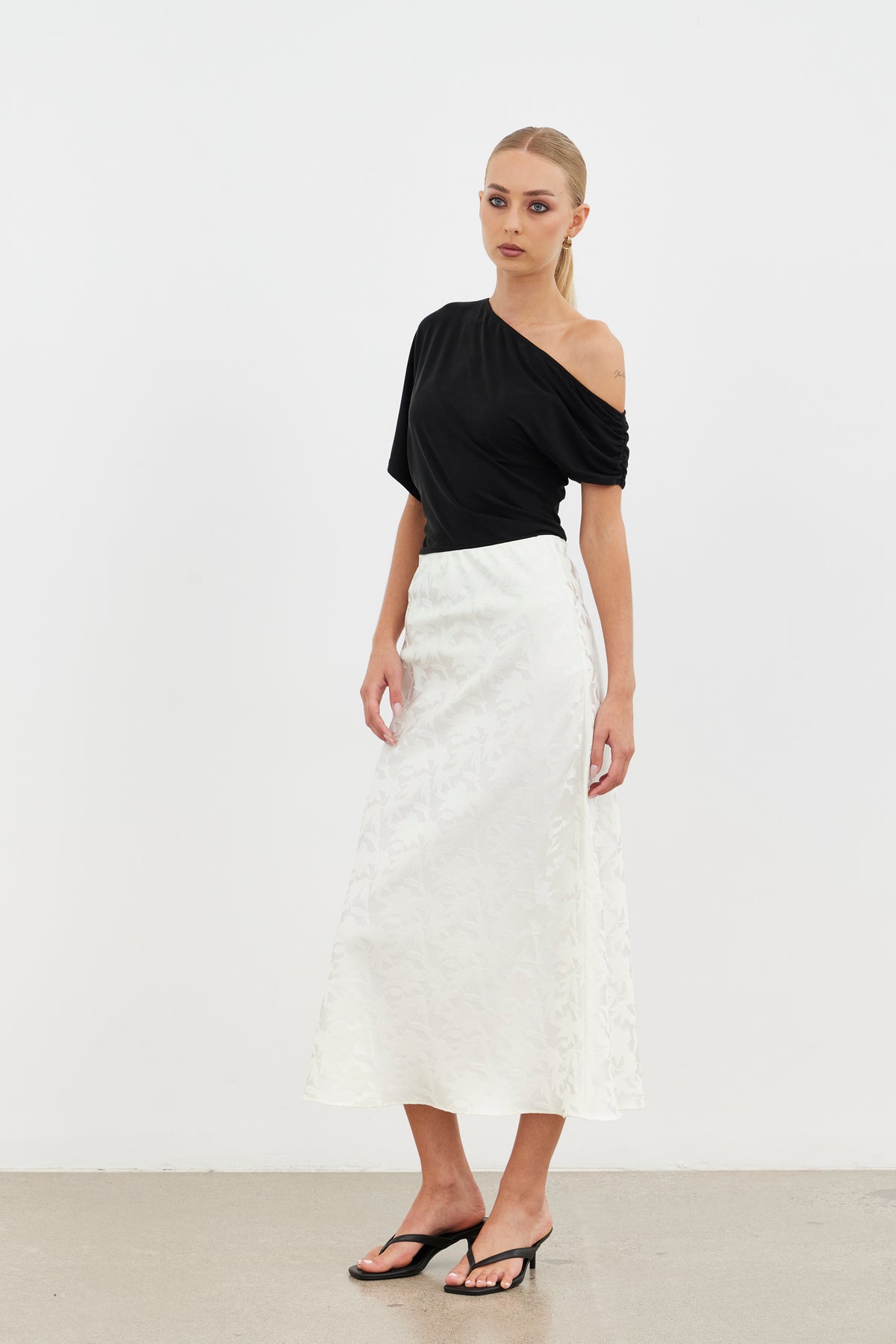 
                  
                    ELYSIAN MIDI SKIRT-IVORY JACQUARD
                  
                