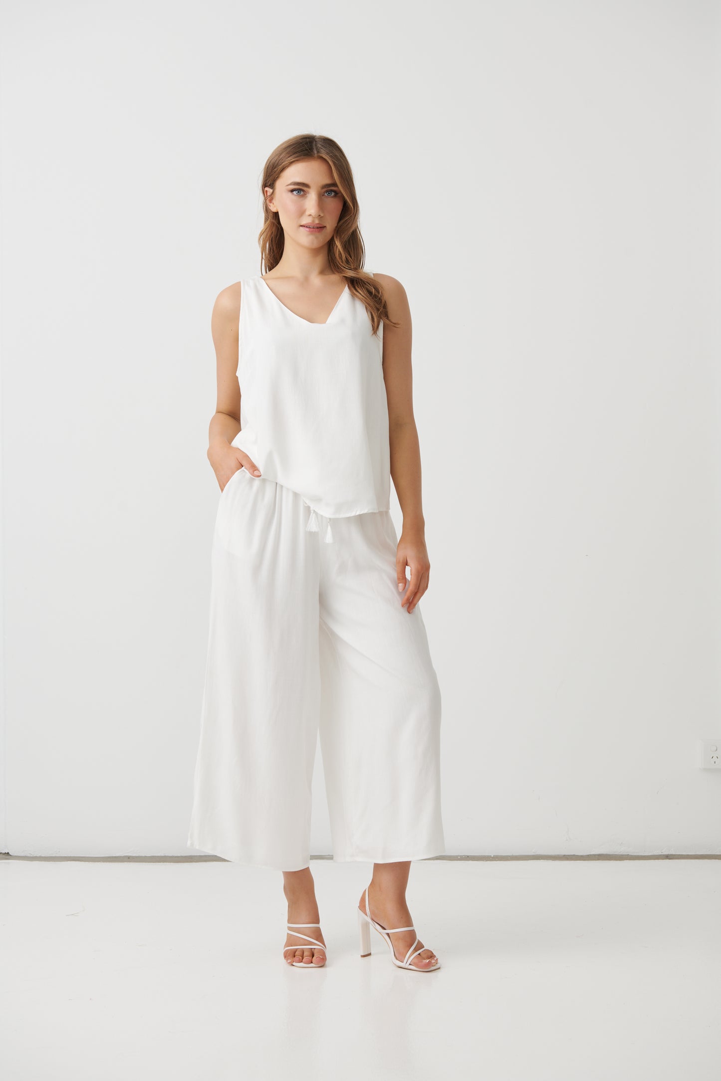
                  
                    HF2891 Wide Leg Pant w/Elastic Waist-WHITE
                  
                