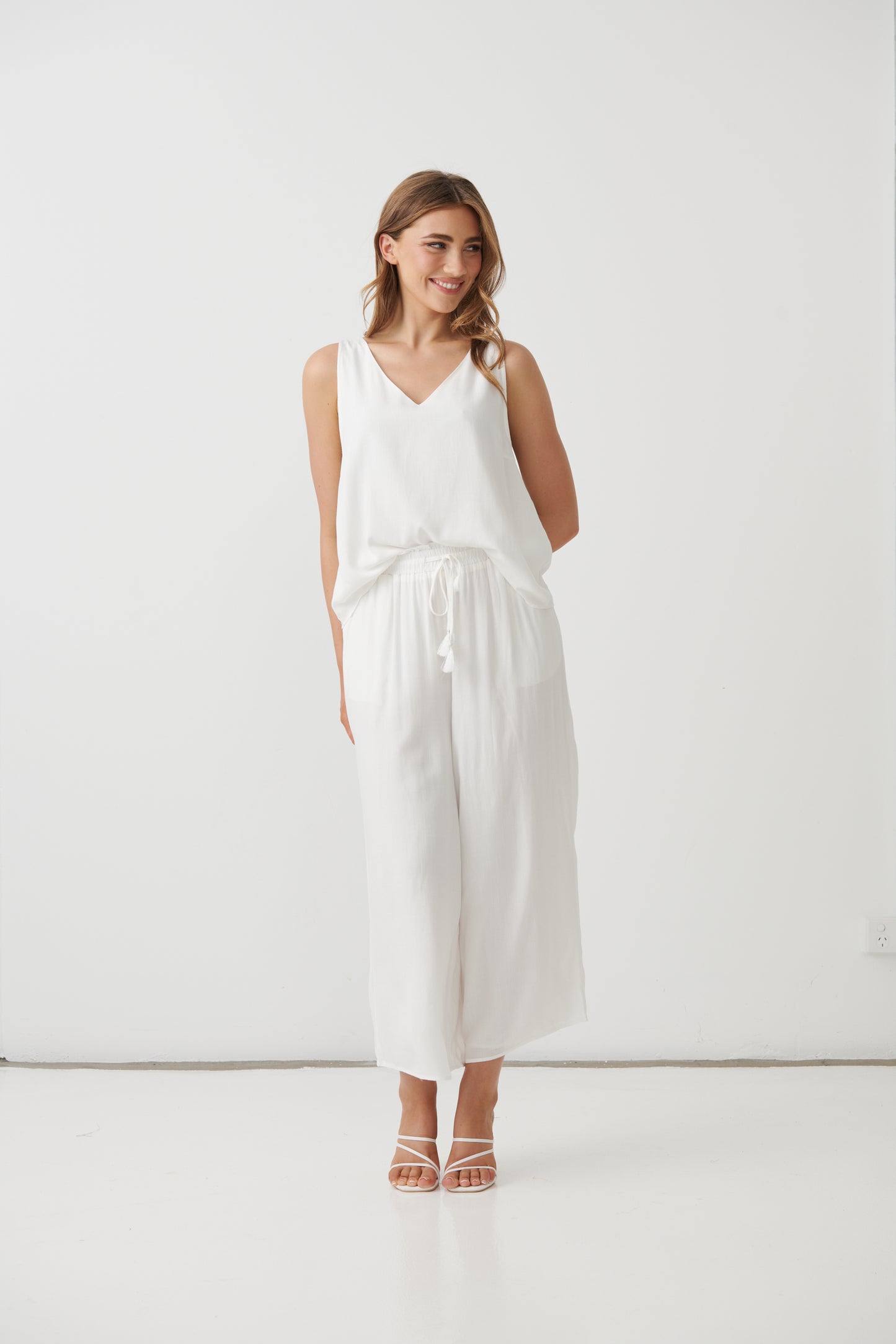 
                  
                    HF2891 Wide Leg Pant w/Elastic Waist-WHITE
                  
                