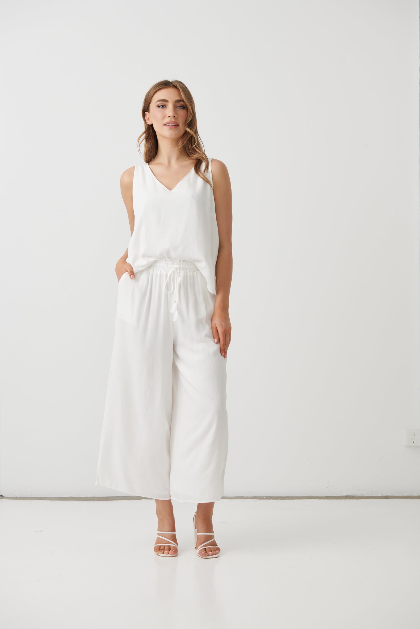 
                  
                    HF2891 Wide Leg Pant w/Elastic Waist-WHITE
                  
                