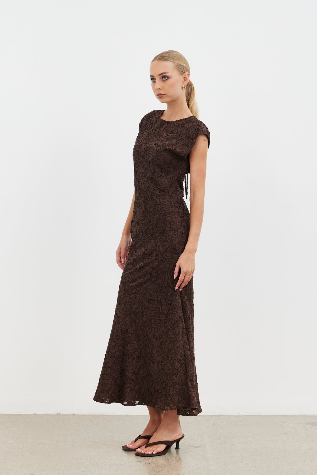 
                  
                    ARMANI MAXI DRESS-COFFEE BEAN
                  
                