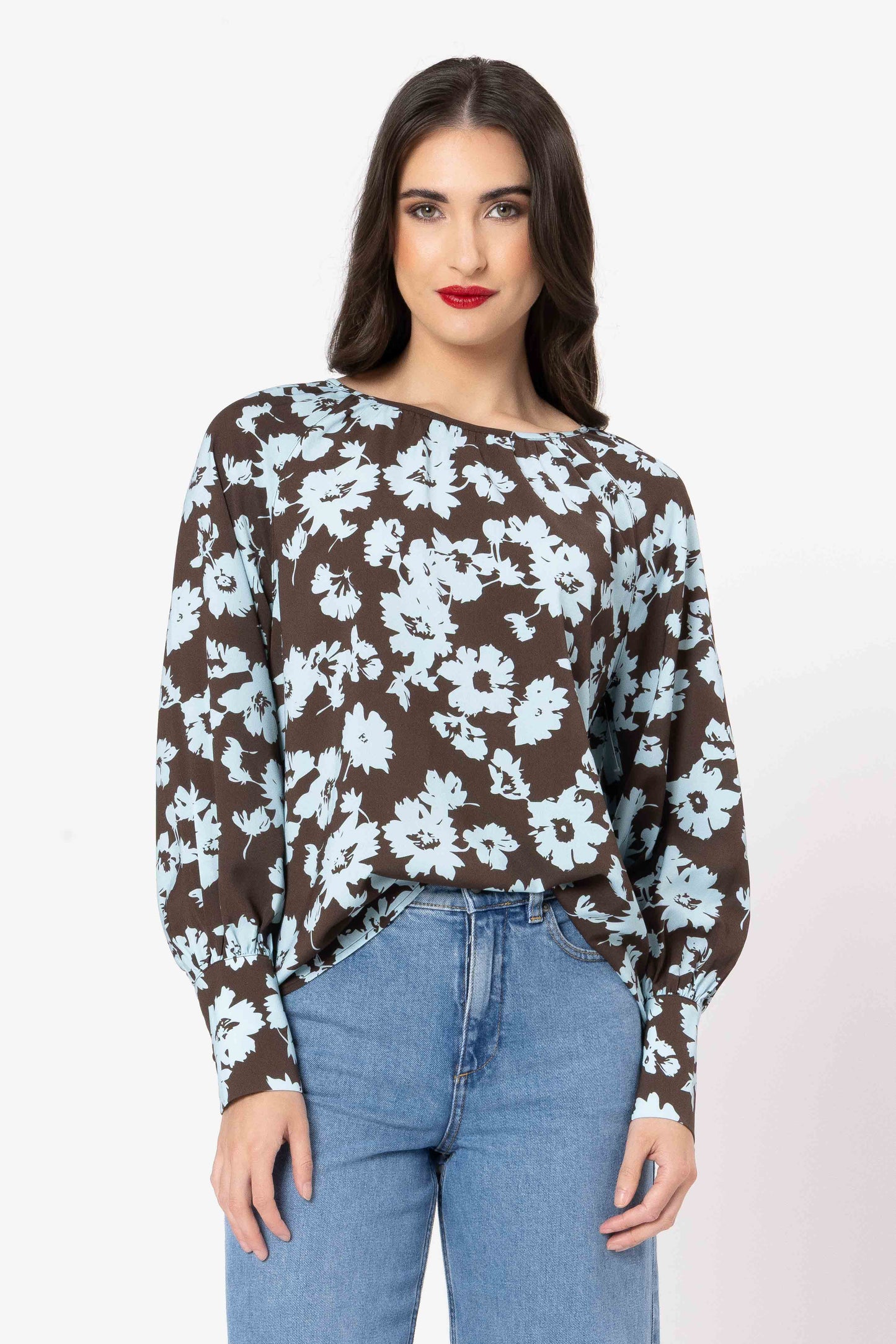 
                  
                    CENTERED TOP-POWDER BLOOM
                  
                