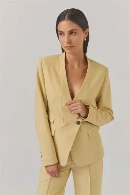 
                  
                    TUESDAY TUXEDO BLAZER -BUTTER-SIZE 12
                  
                