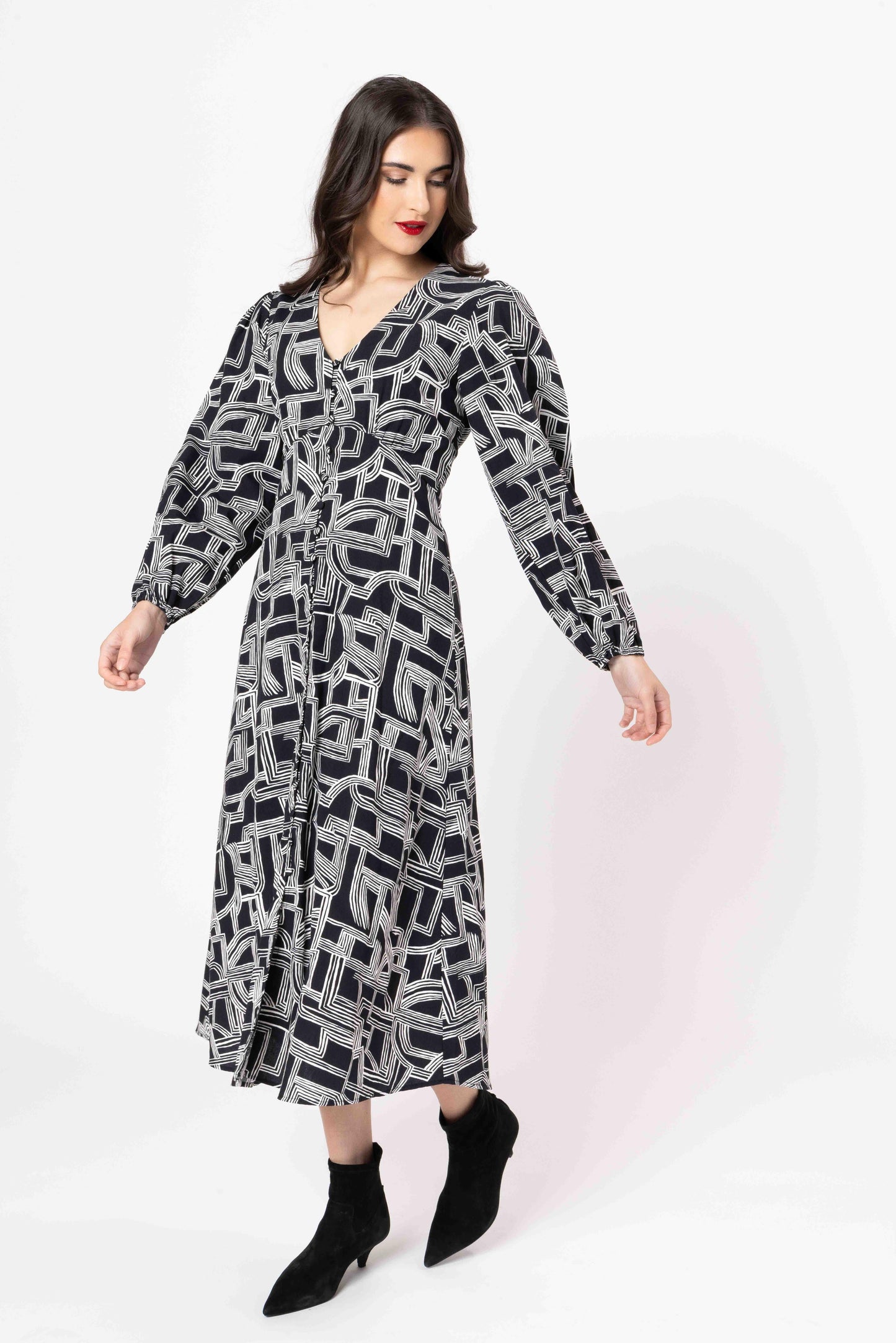 
                  
                    SERENTITY DRESS-LINEWORK
                  
                