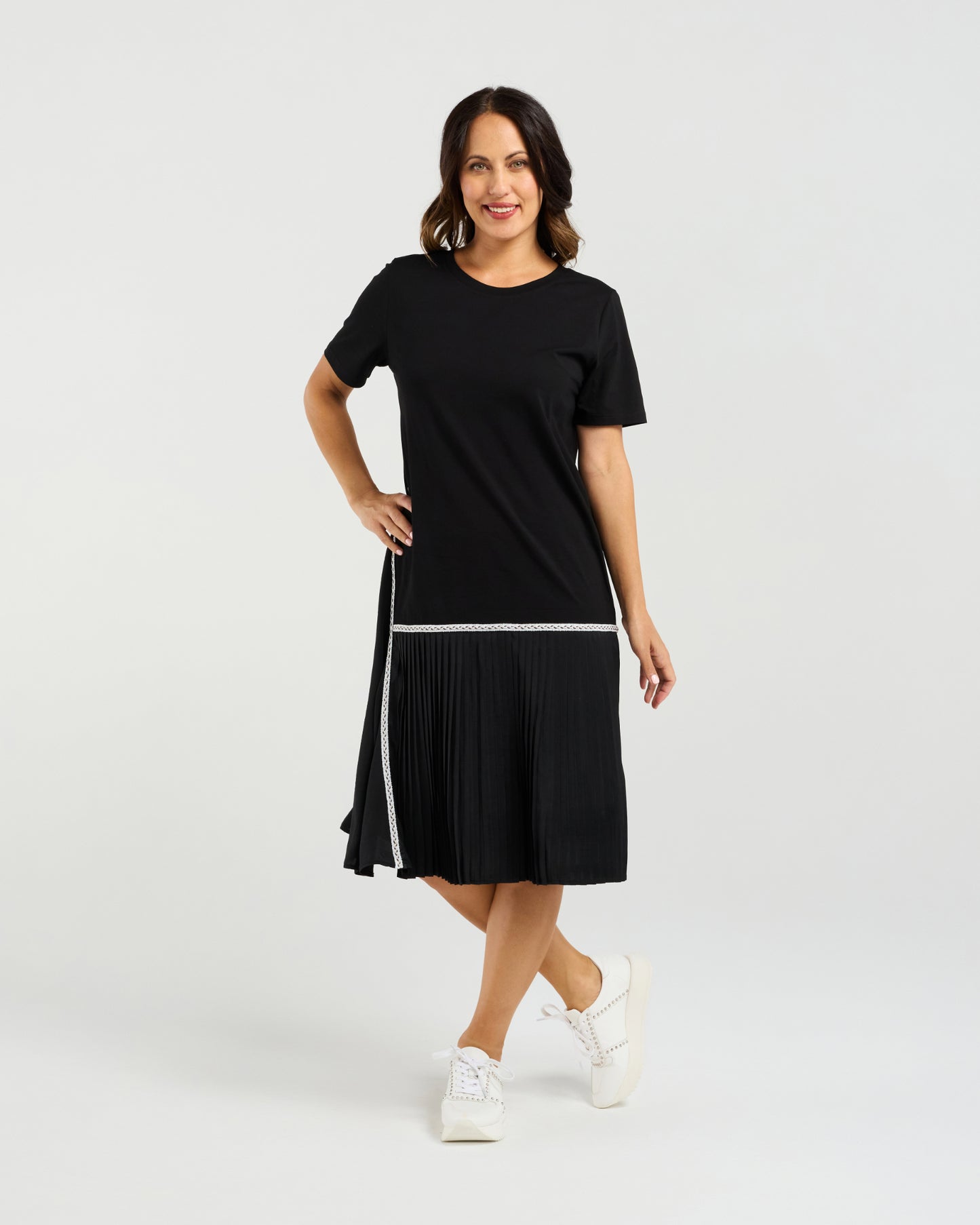 
                  
                    Noa Dress-Black
                  
                