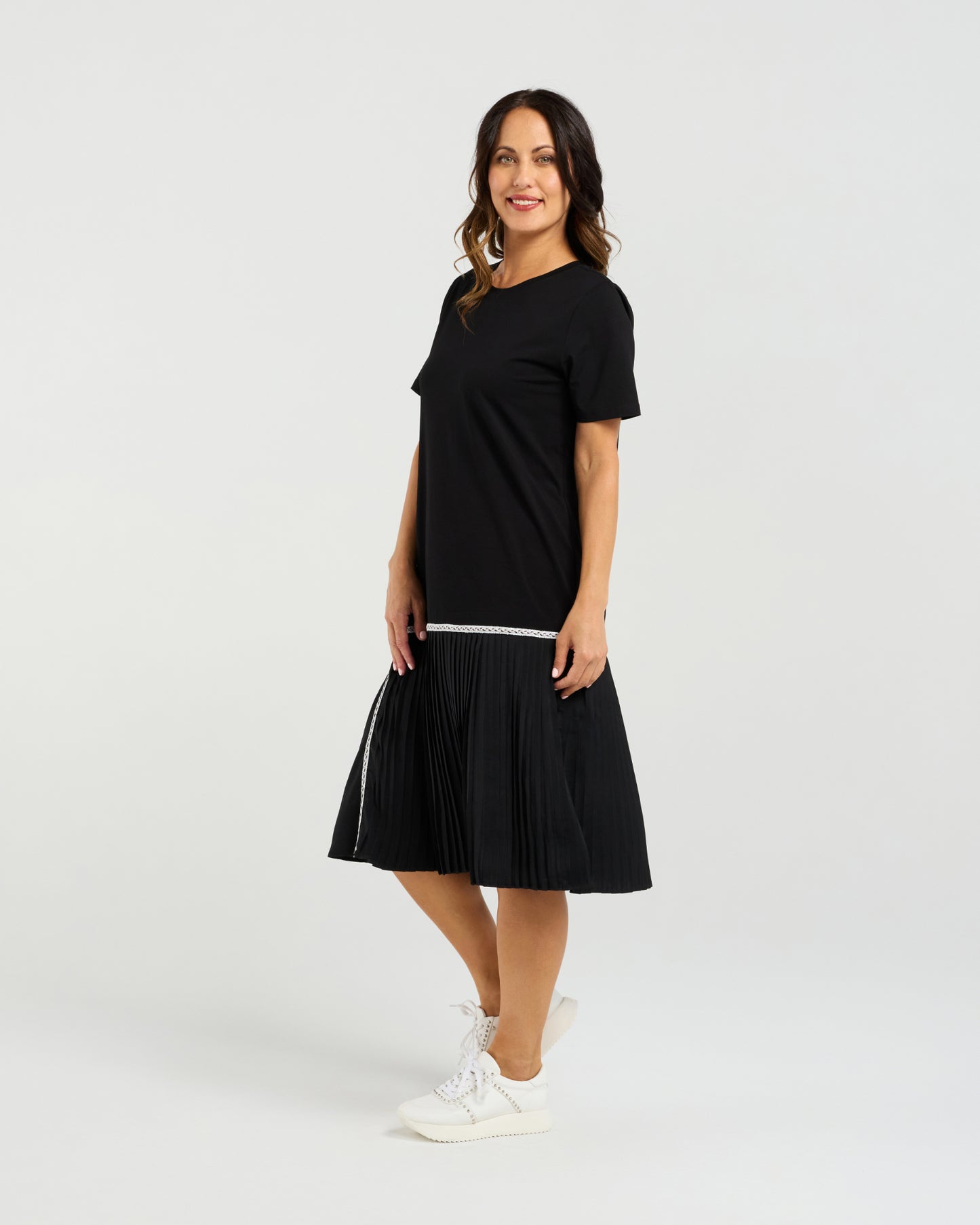 
                  
                    Noa Dress-Black
                  
                