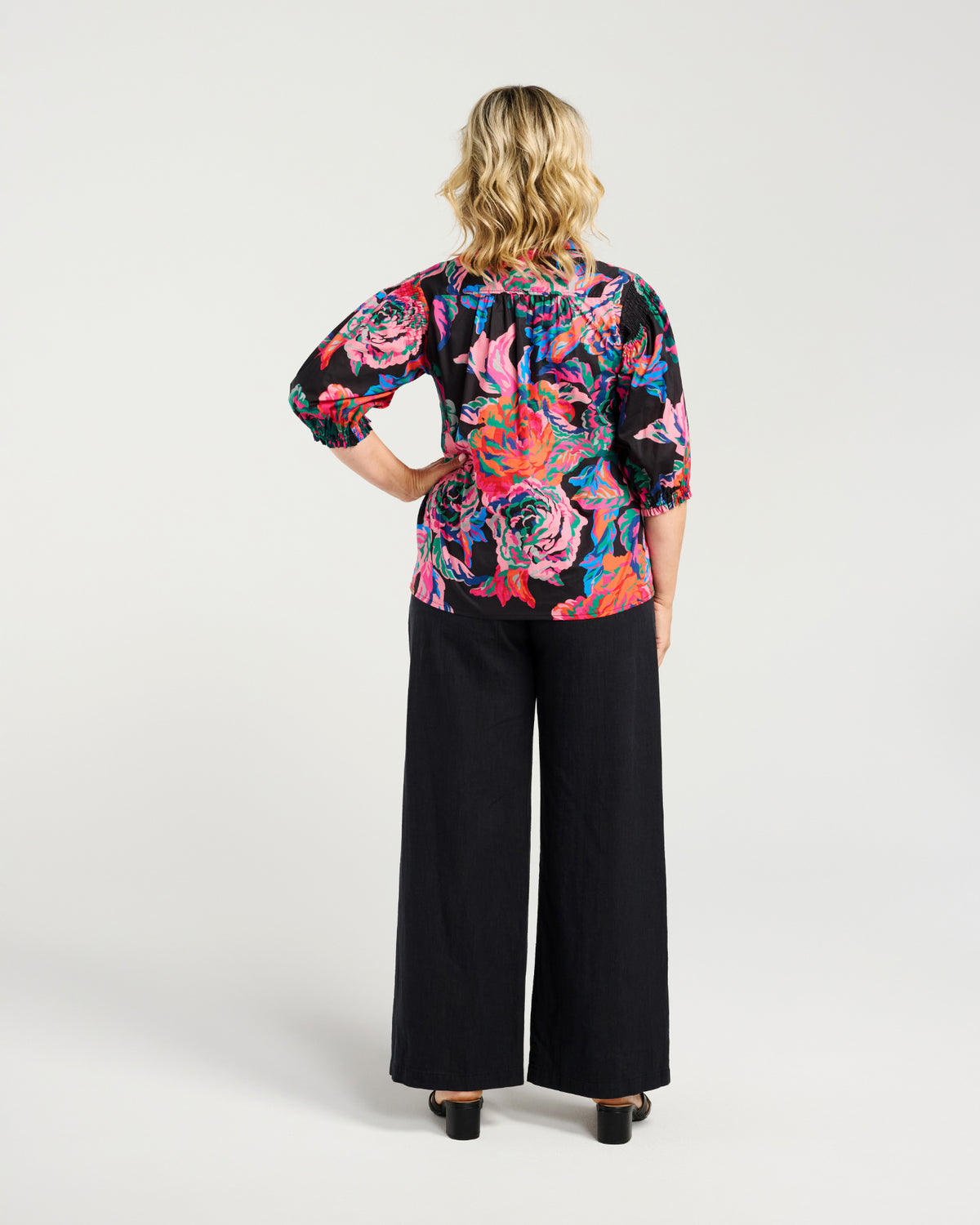 
                  
                    ZAFINA ALICE SHIRT-ABSTRACT GARDEN
                  
                