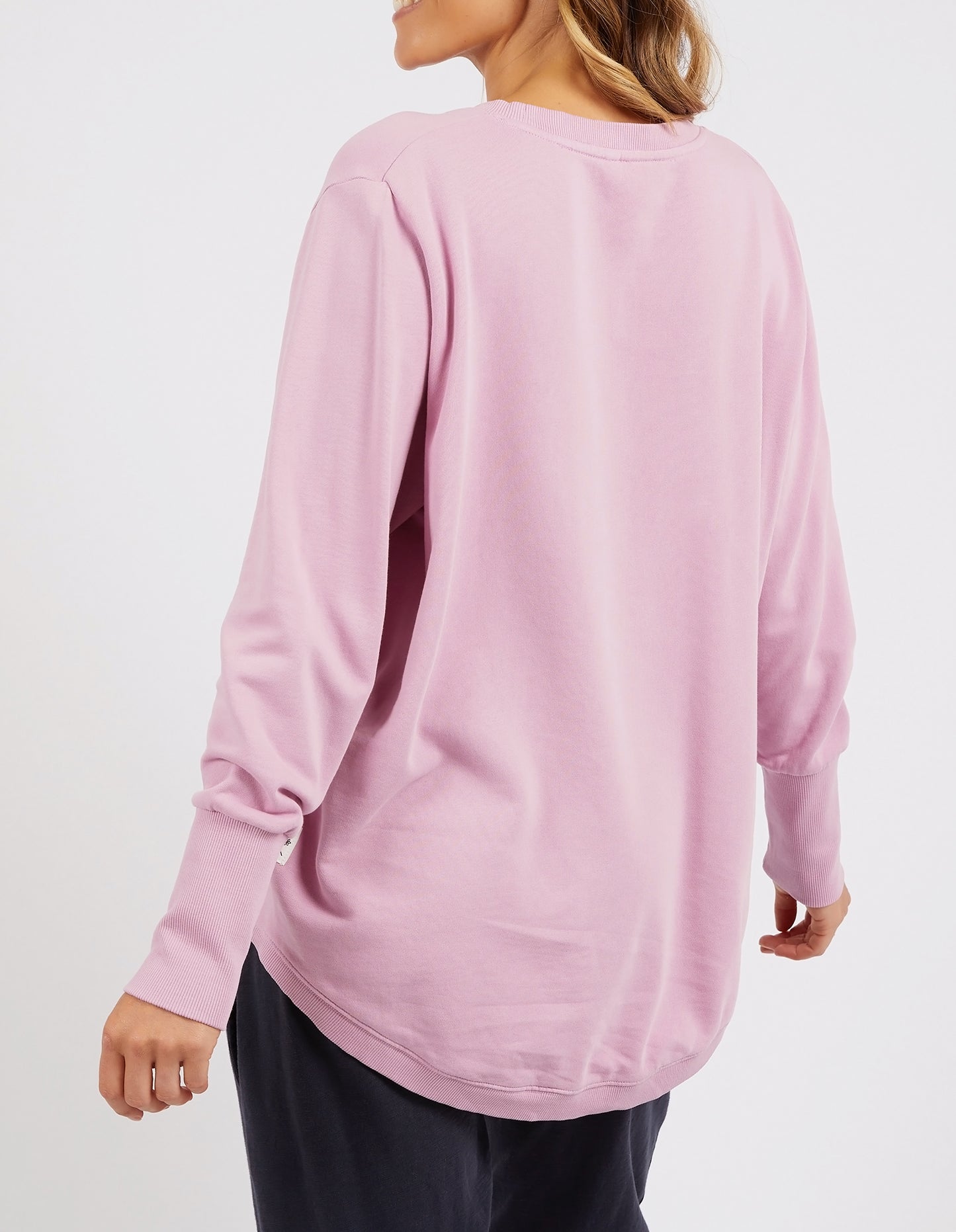 
                  
                    Divine Crew peony pink-
                  
                