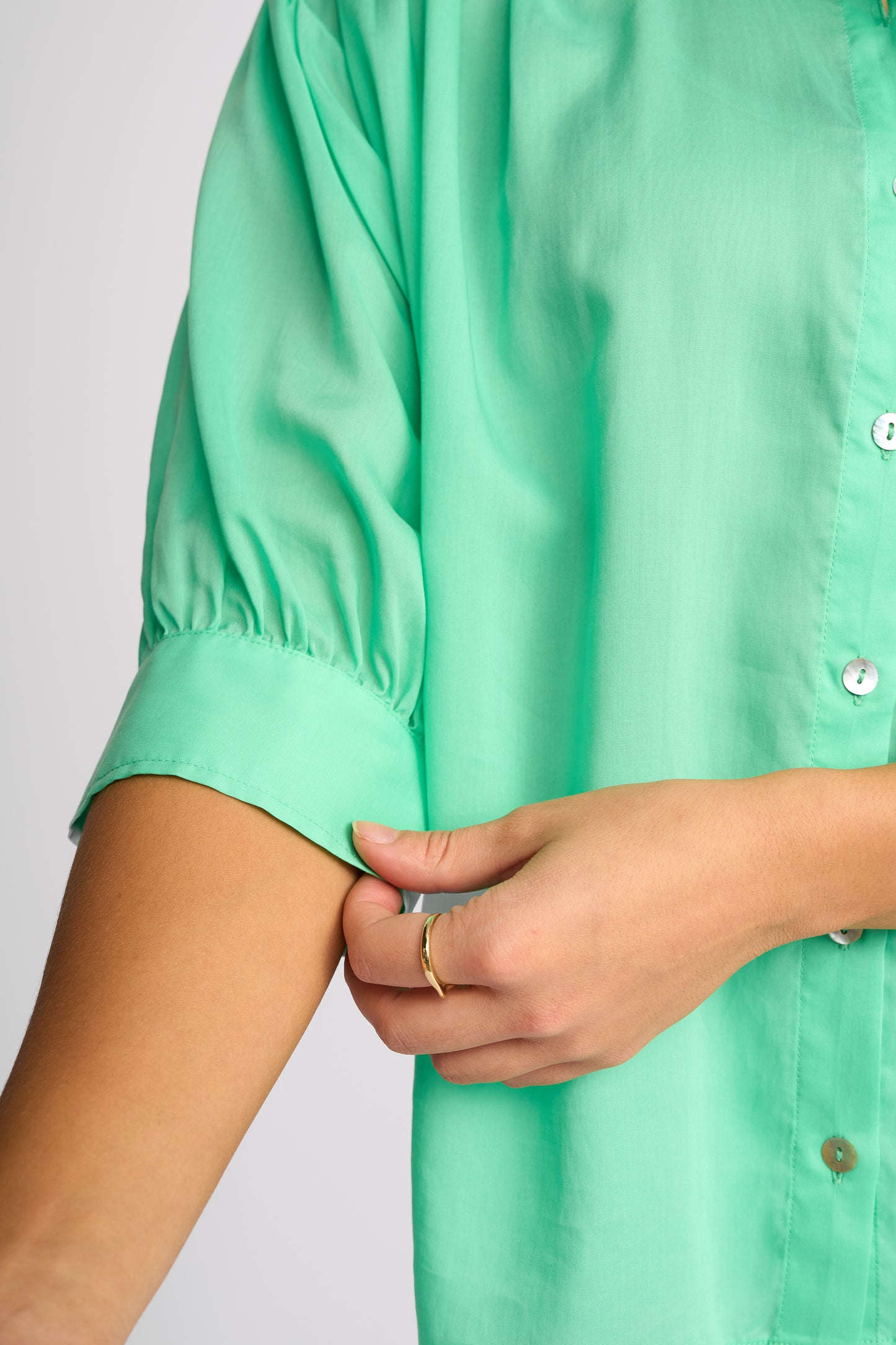 
                  
                    KNEWE MYTH SHIRT-MINT
                  
                