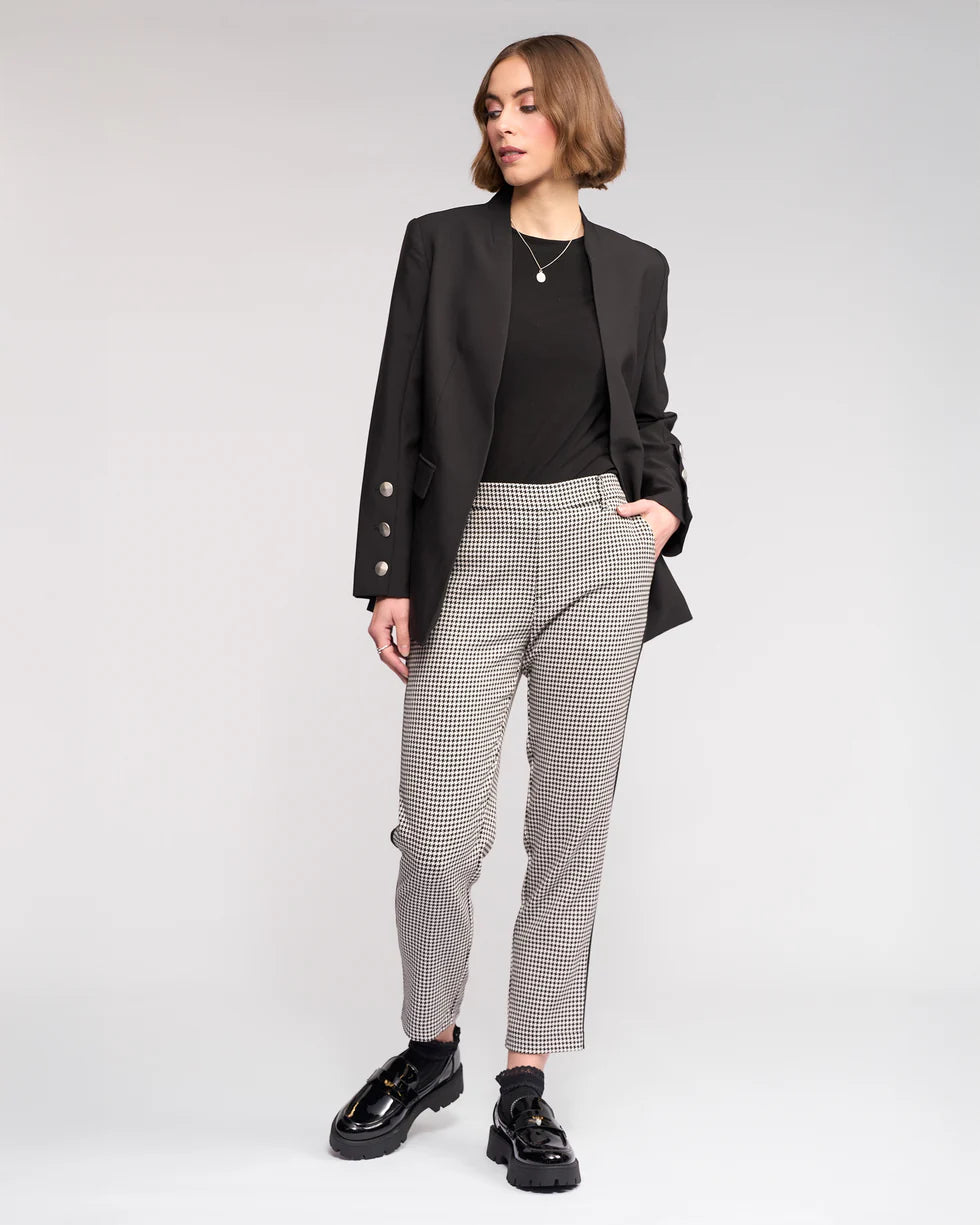 
                  
                    Knewe Carter Blazer | Black
                  
                