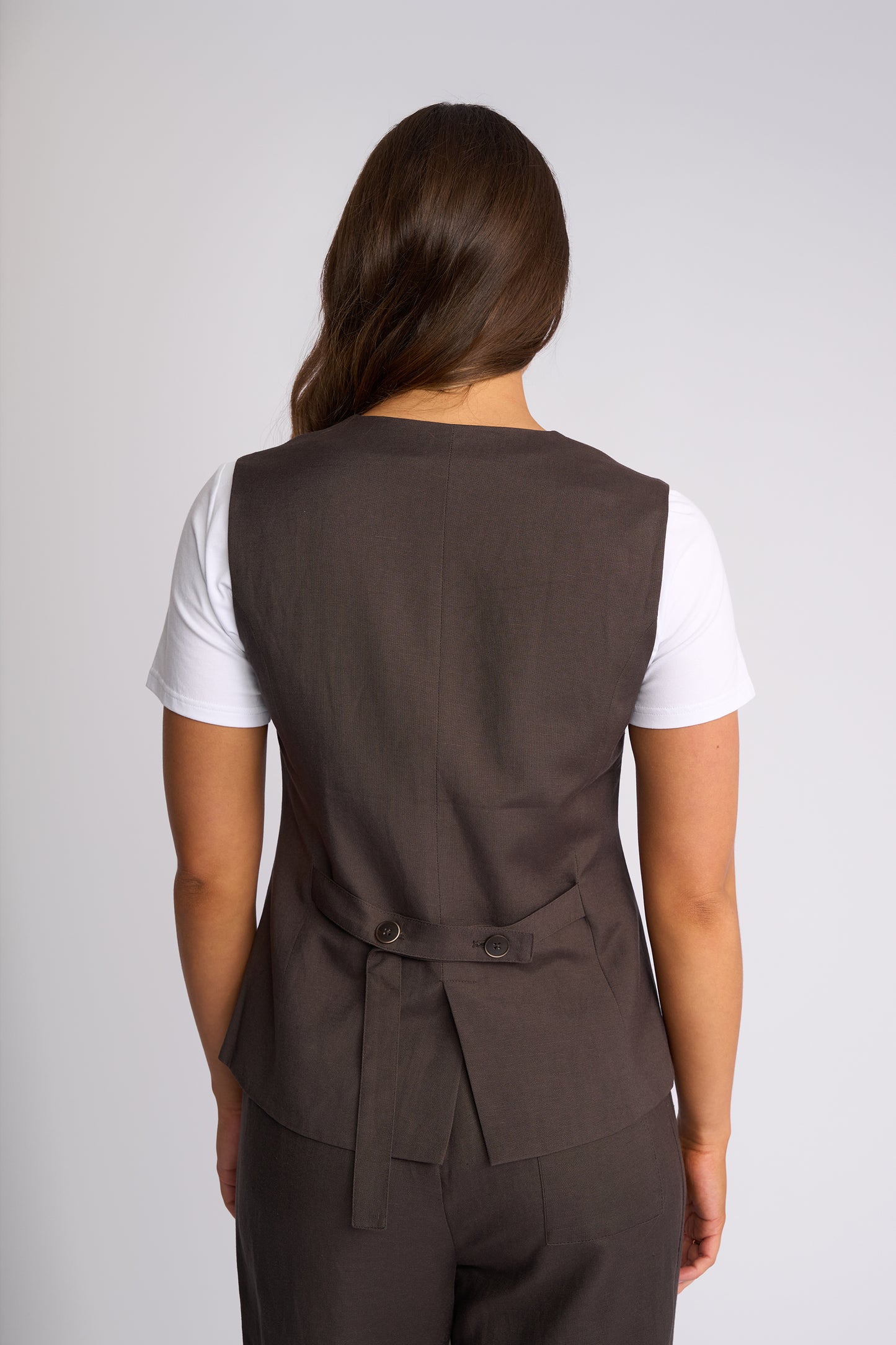 
                  
                    KNEWE BIRDIE VEST-CHOCOLATE
                  
                