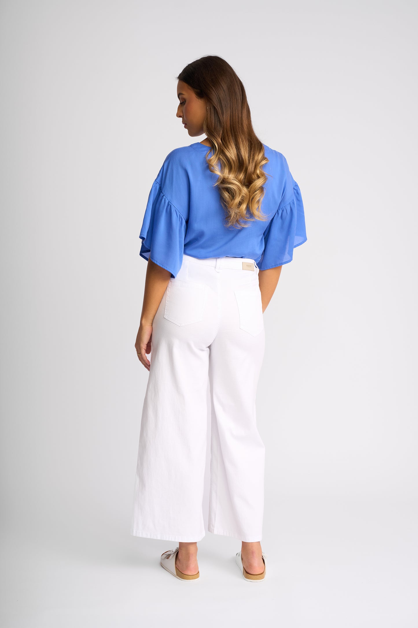 
                  
                    KNEWE INDEX JEAN-WHITE
                  
                