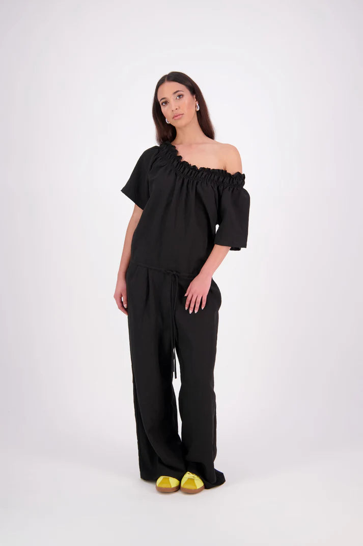 
                  
                    MUSES JUMPSUIT | BLACK
                  
                