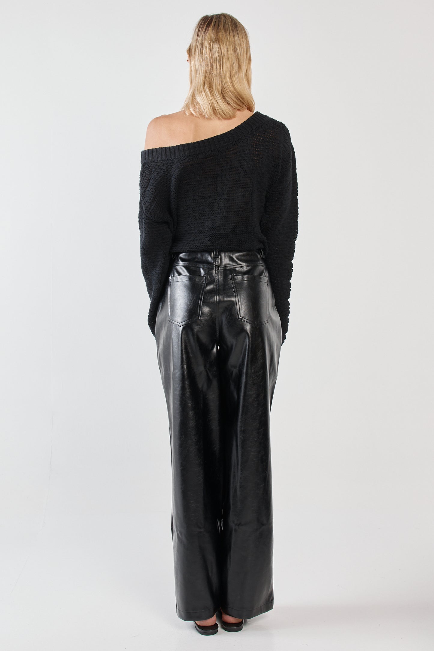 
                  
                    KIARA ASYMMETRIC KNIT-BLACK
                  
                