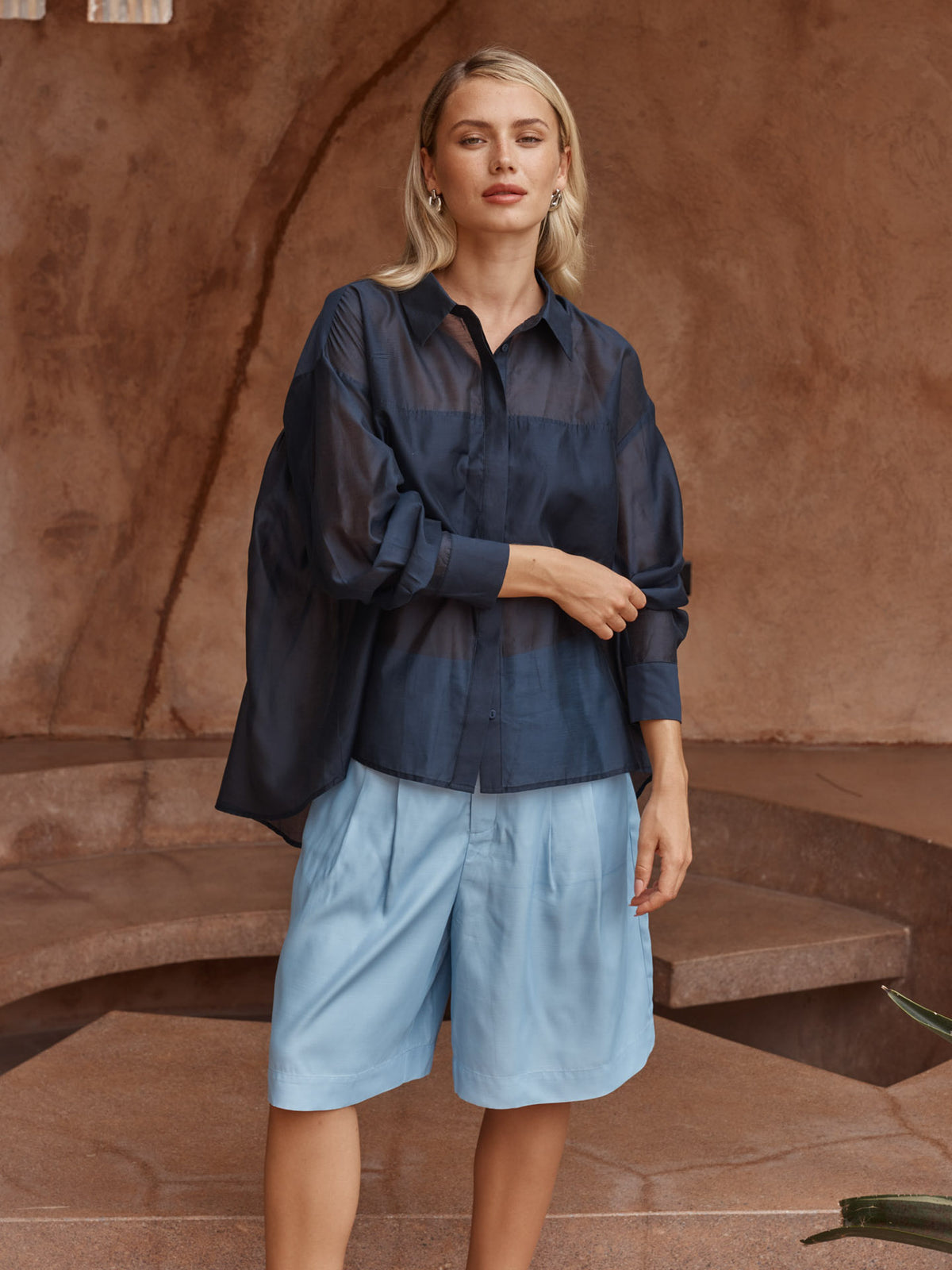 
                  
                    VAL OVERSIZED SHIRT-NAVY
                  
                