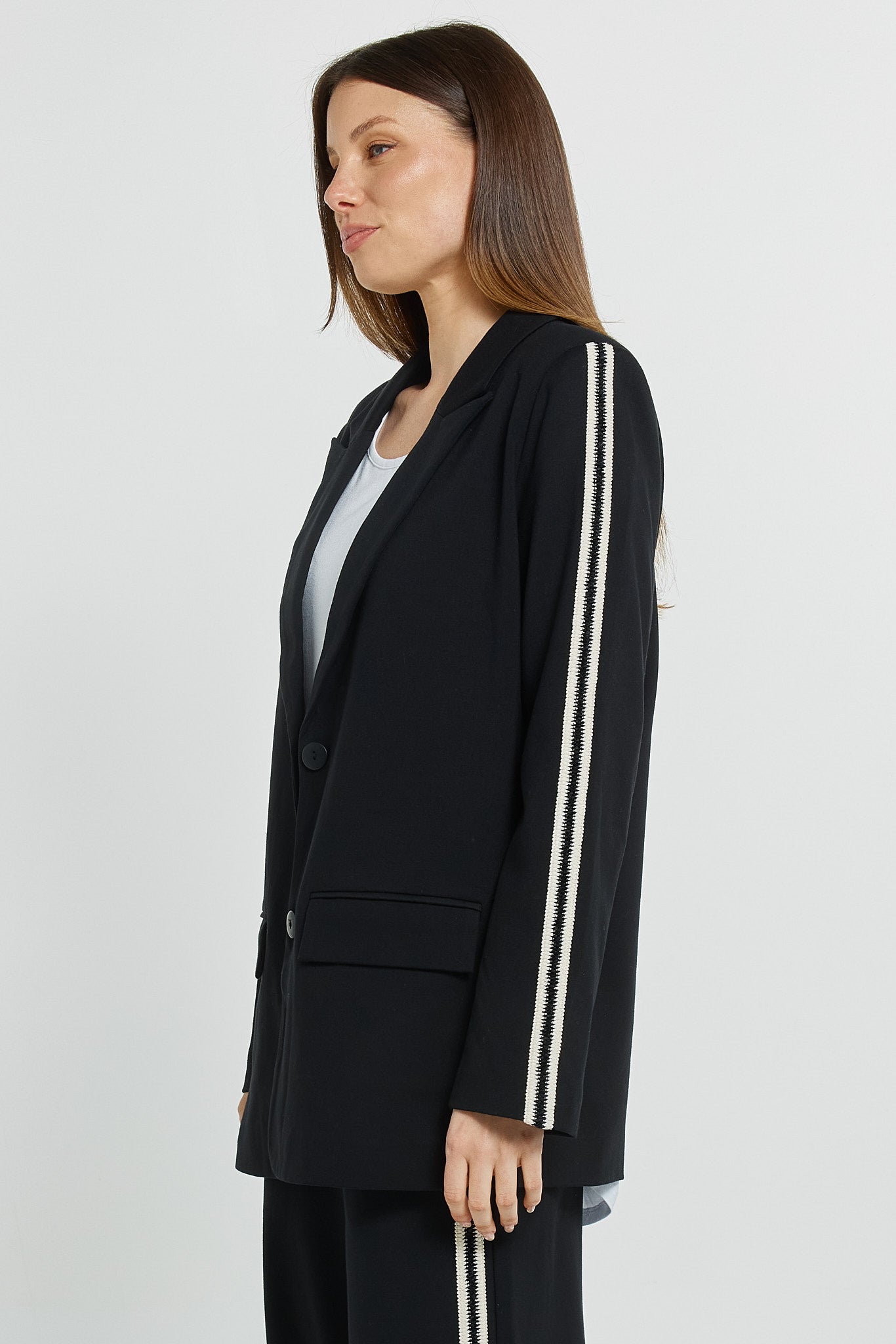 
                  
                    BRONWYN BLAZER-BLACK
                  
                