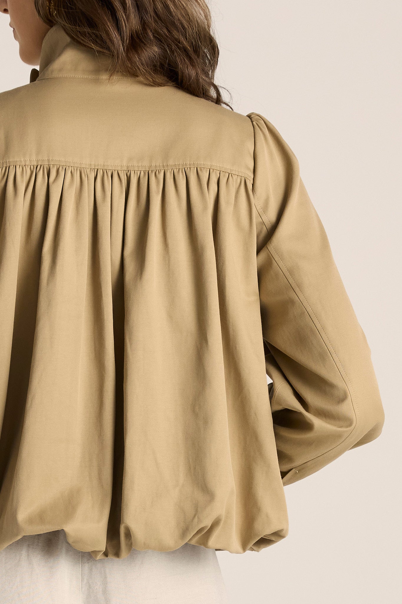 
                  
                    GIGI BUBBLE JACKET-TAN
                  
                