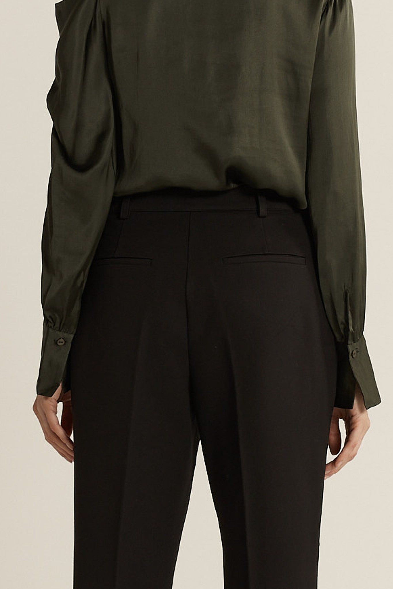 
                  
                    PIA PONTE PANT-BLACK
                  
                