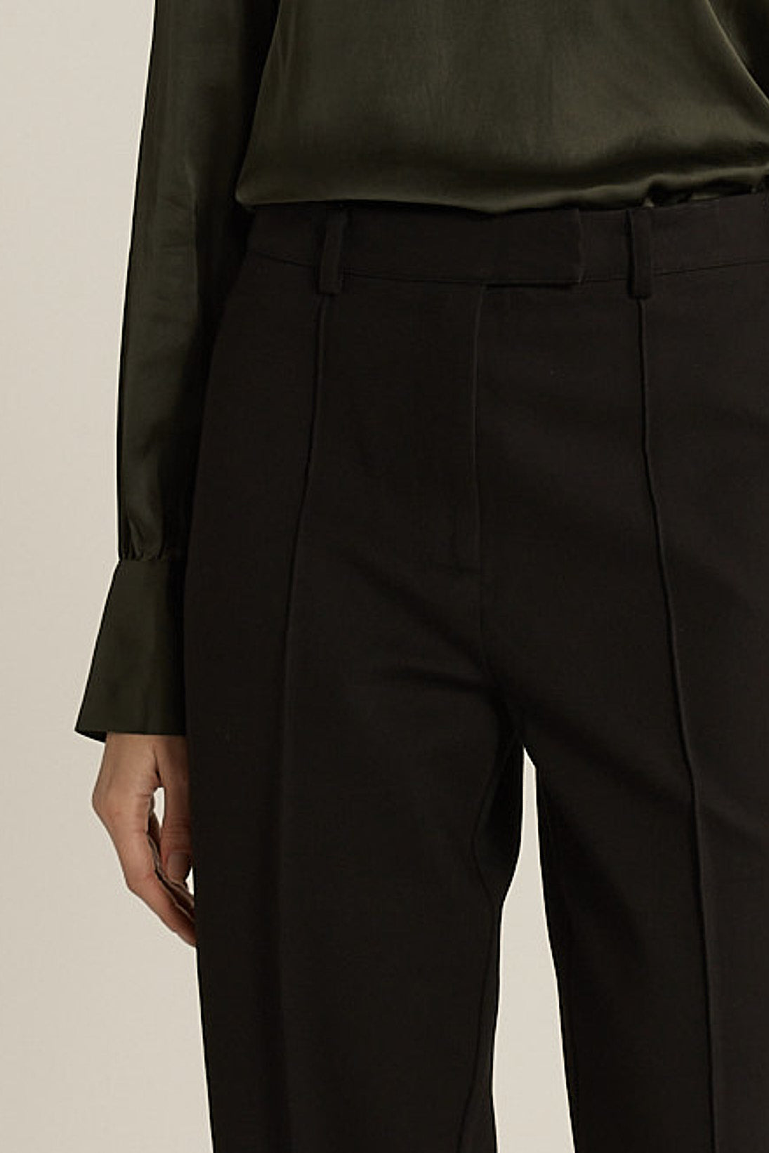 
                  
                    PIA PONTE PANT-BLACK
                  
                
