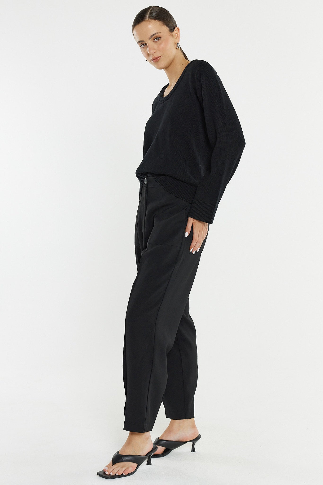 
                  
                    LO TAPERED CARGO-BLACK
                  
                