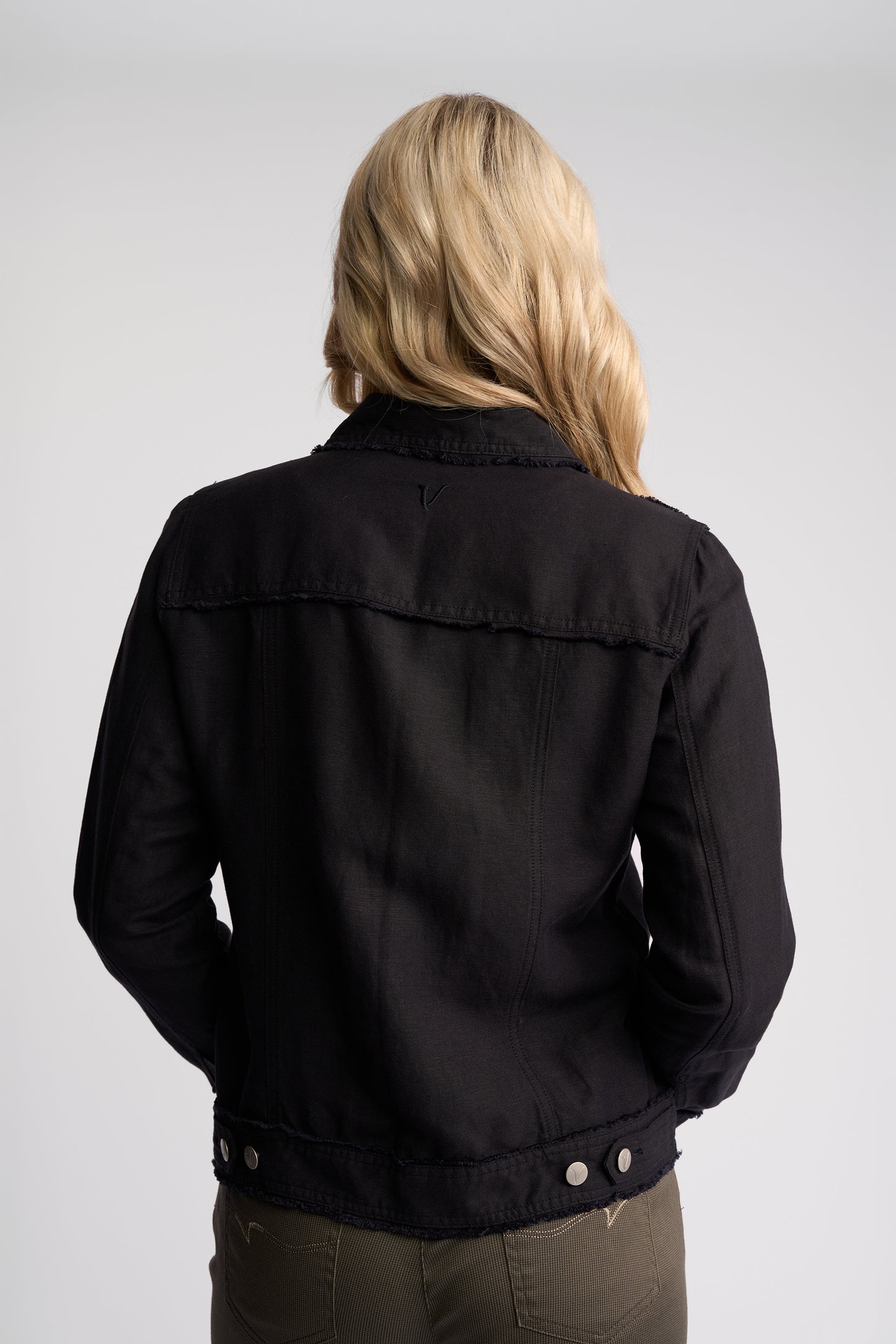 
                  
                    VASSALLI AURA JACKET-NAVY
                  
                