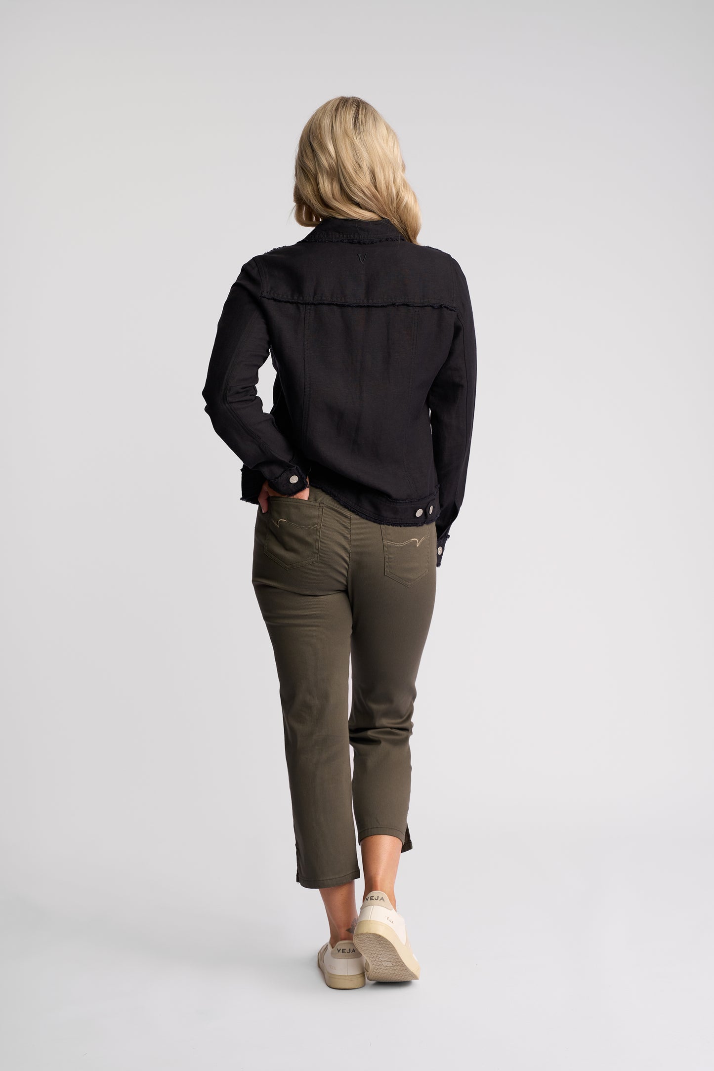 
                  
                    VASSALLI AURA JACKET-NAVY
                  
                