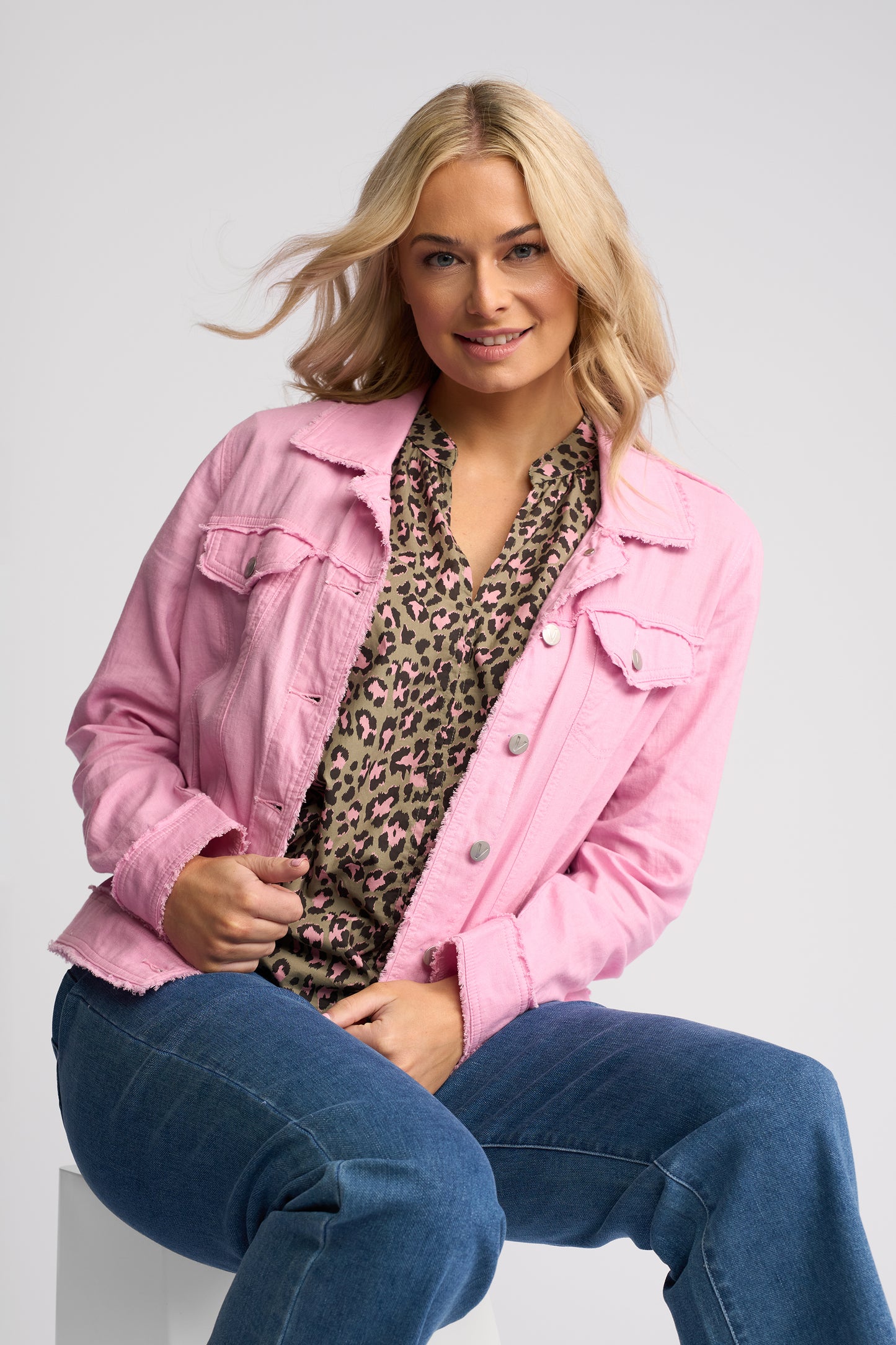 
                  
                    VASSALLI AURA JACKET-TAFFY
                  
                