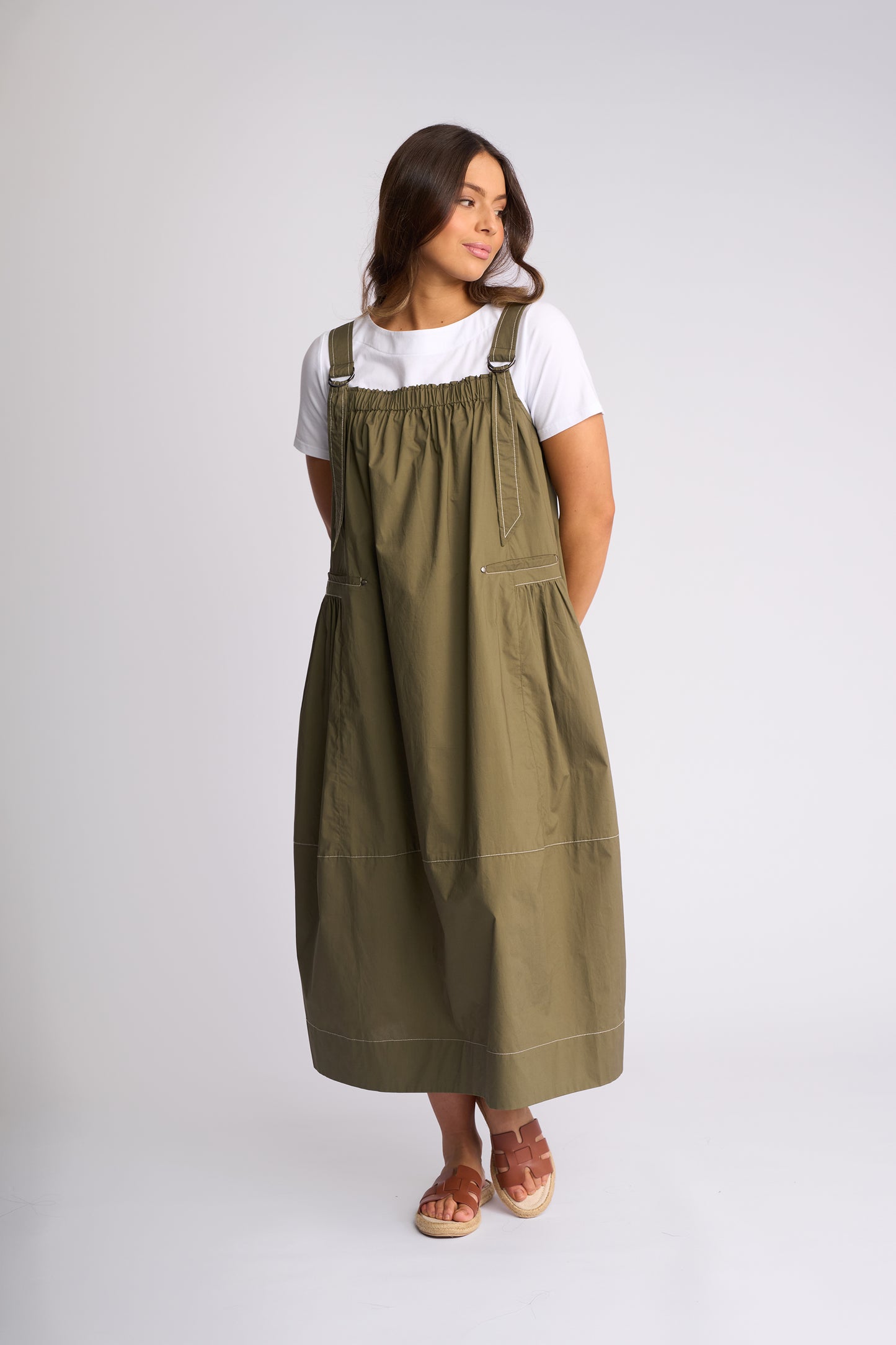 
                  
                    VASSALLI BLEND DRESS-KHAKI
                  
                