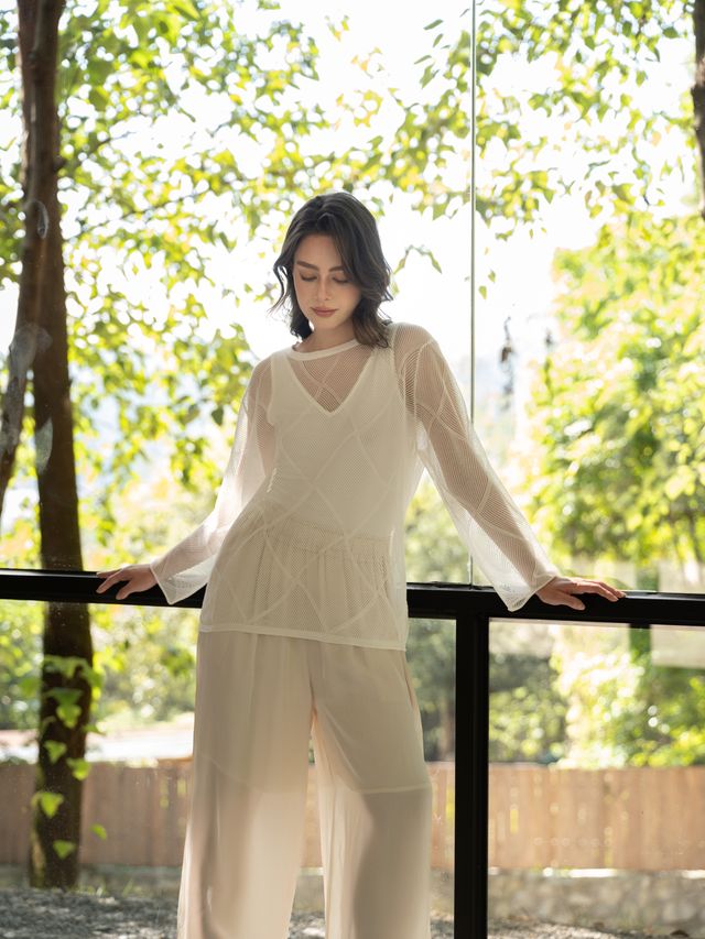 
                  
                    BRONX TOP-WHITE
                  
                